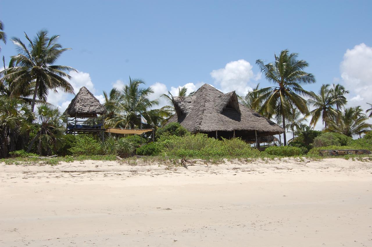 The Beach Crab Resort Pangani Exterior photo